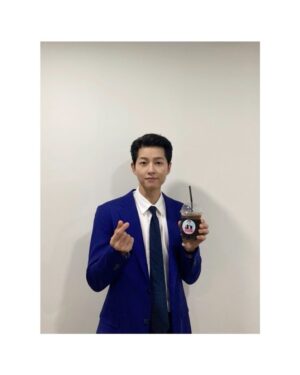 Song Joong-ki Instagram - 빈센조 촬영을 응원해주신 모든 분들께 감사드립니다🙏🏻
#송중기 #songjoongki