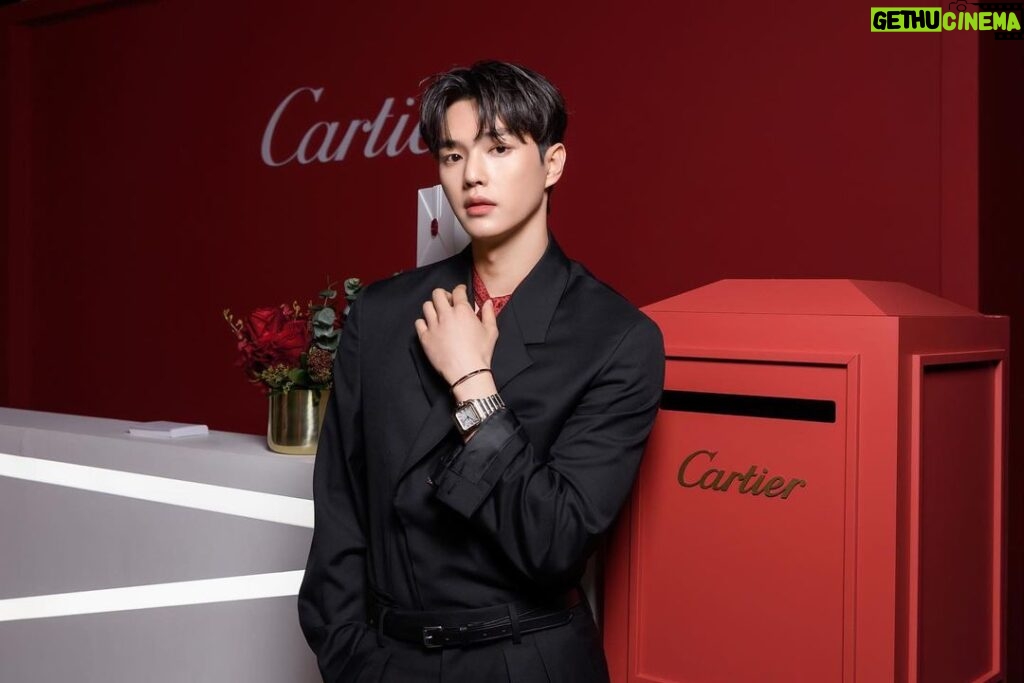 Song Kang Instagram - ☺️😊 #광고 #까르띠에 #까르띠에메종청담 #Cartier #Cartierseoul