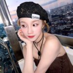 Song Yuqi Instagram - “I don’t want anything else,I just want to be exposed to the sun” 🌇