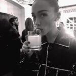 Sophia Culpo Instagram - All things holiday💋🍸🎁✨