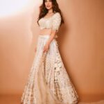 Sophie Choudry Instagram - Colour me pretty☺️ Loved wearing this for the final day of Navratri @raasrangthane Tku for this gorgeous look Outfit @gopivaiddesigns HMU @ambereenyusuf Jewellery @azotiique 📸 @kadamajay 🤎 #navratri #dusshera #lehenga #desigirl #prettiness #styleinspo #beautyinspo #gopivaid #sophiechoudry