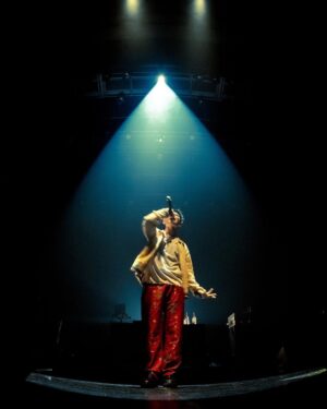 Sorane Instagram - 昨晩なんばHatchにてライブ納めでした。ワンマンで一年を締めくくれて本当に幸せでした。音楽の可能性を信じさせてくれた皆様、本当にありがとうございます。来年も何卒ブチアゲな年にしましょう🙏みんなが健康でありますよう。

hair make by @kazushi_matsuda 
stylist by @mishimataiki 

all photo by @takeshiyao