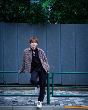 Sota Hanamura Instagram - メンズノンノさんとゼニアさんの企画で、トリプルステッチスニーカーをゲットしたので、早速私服コーデに取り入れてみました！！

靴紐として使われているクロスバンドが良い感じです^ ^

お気に入り！

#ゼニア
#トリプルステッチスニーカー
#ZEGNA
#TripleStitch
#mensnono
#pr