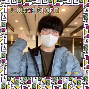 Soushi Sakiyama Instagram - J-WAVEありがとうございました！

成人したな〜　年月はや〜
式にも行って、みんな大人っぽくなっていて胸アツでした。おい！🥹といった、ハイライトが多かったです。自分はあんまり変わらなくて、むしろ中学生くらいに戻っているような、なんだか土地の妖怪の気持ちになりました。見守って、いるで〜（☁️🕴️）