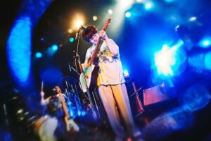 Soushi Sakiyama Instagram - ツアーはたち・みずのかたち完！名古屋、大阪を終え、昨夜は恵比寿LIQUIDROOMでの公演でした。ありがとうございました。激ヤバな皆さまと一緒にできて幸せでした。楽しかった、！！！　

これにて今ツアーは終わりましたが、引き続き、毎度新鮮な湧水のような気持ちで音楽していきたく思います。

何卒よろしくお願い致します！

photo by KEIKO TANABE @keecoroma 

🫶🏻最高な皆さま…🔥
@koresuke 
@naoki_superman 
@morimasa55