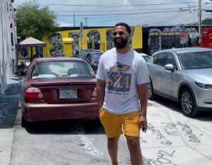 Spencer Paysinger Instagram - Few weeks ago my therapist told me I’ve “developed a fear of celebrating myself.” Shit has been stuck in my head ever since because it’s one of truest things about me I thought no one knew. I’ve lived a LIFE in these 33 years but whenever the light shined in my direction, I deflected for fear that an inevitable L would come balance the scales. It’s taken me 33 years to even begin to get comfortable celebrating myself and I thank @blairpysngr, my kids, my therapist, and covid for forcing me out my comfort zone ‘cause ain’t no growth in there. Cheers to 33, looking forward to more wins, losses, smiles, and memories!!! Shoutout to @kareemabduljabbar_33