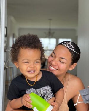 Spencer Paysinger Instagram - Cairo: I want to send mommy an email for Mother’s Day.

“Fhnxdkxnsnxnsmxdnxnsnxnsjjxcgdjdfndne😊🙂😀😃😄😁😆😍😋🥰🤏🏾🧠” - Cairo.

Happy Mother’s Day Love!