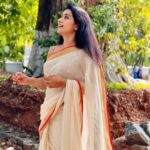 Sreedhanya Instagram - Nothing ever stays the same … cherish every moment ❣️ 📸 @vaishnaviii_13 ♥️ #moment #memories #love #life #happines #childhood #childhoodmemories #nostalgia