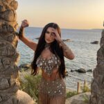 Stéfani Bays Instagram - E a perfeição que é esse look da @emanahandmade? 😍🔥 Mykonos, Greece