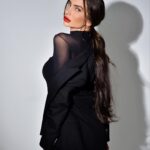 Stéfani Bays Instagram - O que vocês levariam dentro dessa bolsa? 👛