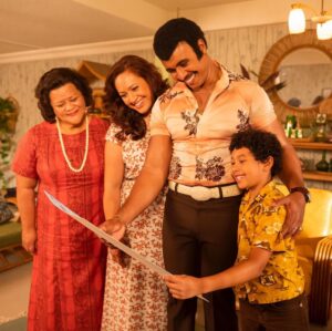 Stacey Leilua Instagram - So many beautiful moments from our #YoungRock season finale.. these were some of my faves ❤️ don’t even get me started on that ending.. as soon as the real @atajohnson came on screen it was over 😭💗 @nbc @nbcyoungrock beautiful work as always to our episode director @jlwalk 👏🏽👏🏽👏🏽
📸: @mtsp.oz