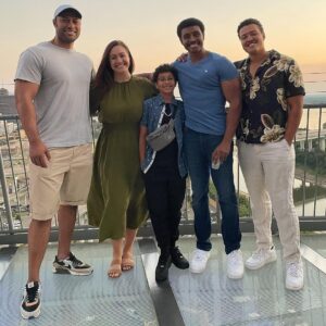 Stacey Leilua Instagram - Back with my guys 🥰💪🏽