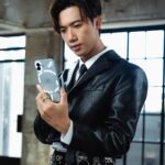 Stanley Yau Instagram - 【csl x Nothing 絕配英「縉」 Stanley】 無論係做戲、唱歌定跳舞，我都要同Nothing Phone (2)一樣Keep住Upgrade自己，今次新機嘅金屬外框比上一代更薄、線條更加俐落有型，Phone (2) 採用咗可持續物料製成嘅零件，型格之餘更加係對環境保護作出貢獻，想入手全新Phone (2)就快啲去 csl 啦😎！  💡Nothing Phone (2) 喺 csl 獨家發售*，買機仲享有多重優惠，撳入去 @cslhk 睇詳情啦！ @nothing @synergy_technologies #csl5G #cslxNothing #cslxNothingDanceChallenge #NothingDance #Nothing #NothingPhone2 #Nothinghk #Phone2 *csl 為香港流動通訊網絡商獨家發售 Nothing Phone (2) 手機。