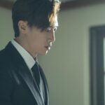 Stanley Yau Instagram - // 關於來不及.. 錐心之痛，七歲經歷了一次。想不到，年頭再經歷多一次… 近幾年，相信大家都會經歷過離別。 朋友選擇離開，甚或乎自己的親人離世。 這首歌 #來不及 ，如果可以帶給大家一點提醒，一點釋懷，一點安慰，這就足夠了。 有一句歌詞很喜歡 [愛沒盡頭不必害怕，我會自強不需記掛] 媽媽來不及看我的演唱會，但願在天上您會聽到這首歌，演唱會再唱給你聽🤍 我會努力，我會令你感到自豪。 我會和哥哥相親相愛。 我們會好好照顧悠禮的。 Until we meet again. 我相信這首歌的初衷不多不少都會感受到，所以這樣已經足夠了🤍 其他，不重要了。 #mirrorweare #來不及