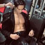 Stanley Yau Instagram - // 每一次feeling feeling so hot 出嚟之前後台嘅準備😂 #mirrorweare #mirrorfeelthepassionconcerttour2024