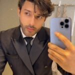 Stebin Ben Instagram - अगर वोह मेरी सबसे अच्छी दोस्त नहीं बन सकती तोह मैं उससे कभी प्यार कर ही नहीं सकता। क्यूँकि दोस्ती बिना तोह प्यार होता ही नहीं” 🌹 #Favforlife