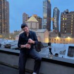 Stefan Airapetjan Instagram – Eestist tulnud, Eesti maja katusel, Armeenia kirik taustal, Armeenia värk peos.. NY võlud New York Manhattam