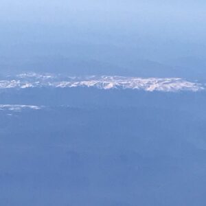 Stefan Dennis Instagram - Seen from 35000 ft I noticed there’s still a lot of snow on Thedbo. It’s real perrrty.