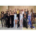 Stella Maxwell Instagram - Incredible show amore @riccardotisci17 congratulations on an amazing collection and your legacy at @burberry ❤️ @patmcgrathreal @guidopalau @patrizia_pilotti