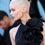 Stella Maxwell Instagram - L’Immensita Premiere 🖤 #venicefilmfestival @pinkoofficial @hassanzadeh_jewellry #venezia79