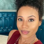 Stephanie Charles Instagram - Ummmm... just cuz.I just didn’t have anything to say🤷🏽‍♀️ 😂 I know y’all can relate on not knowing what to say when you post😩😩😂 #thatselfielife #stephaniecharles #itiswhatitis #beyou #focusonyourpurpose #raiseyourfrequency #raiseyourvibration #beyourself