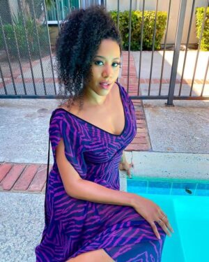 Stephanie Charles Instagram - Saturday vibes😘
💇🏾‍♀️ @shadesofmelaninhair
#vibes
#chill
#saturdayvibes
#stephaniecharles