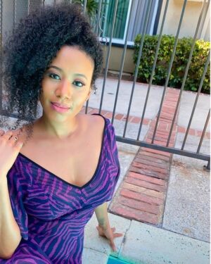 Stephanie Charles Instagram - Saturday vibes😘
💇🏾‍♀️ @shadesofmelaninhair
#vibes
#chill
#saturdayvibes
#stephaniecharles