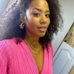 Stephanie Charles Instagram - And it’s a wrap!🥰👏🏾🎥 It was great working with you ladies💕💕 @traceeellisross @shakirajanai_ @jeantegodlock #stephaniecharles #blackishabc #blessingsonblessings #gratitude #setlife🎥