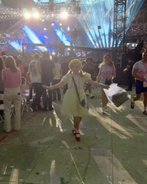Stephanie Styles Instagram - Taylor is my boyfriend. Taylor is a god. Taylor is the breeze in my hair on the weekend. ✨🧹💎🍋

#latstheerastour #taylorswift #tstheerastour