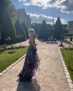 Stephanie Styles Instagram - “I’m truly truly grateful and terribly happy.” - Audrey Hepburn, 1954 Words cannot express the love and admiration I have for @alissandra.aronow. Her heart and mind are works of art. Thank you for a weekend that we’ll remember forever. I’m so excited and thrilled for you, your love, and your future. ♥️ Musée Rodin