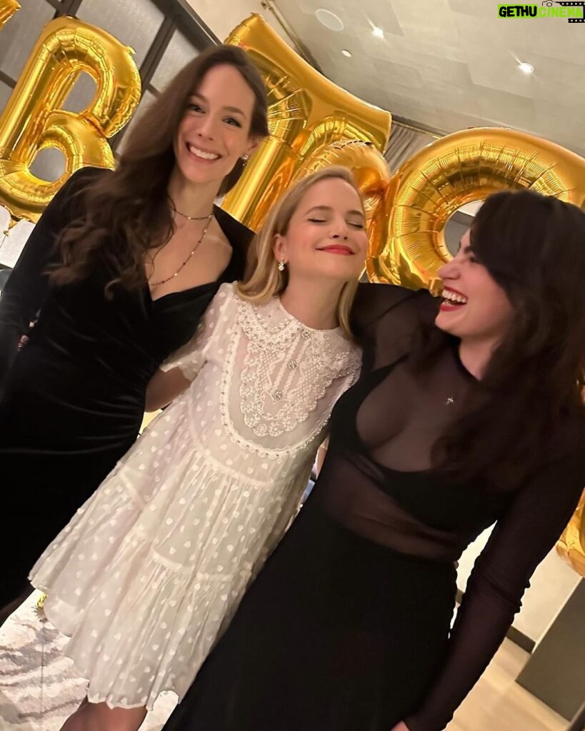 Stephanie Styles Instagram - 👰🏼‍♀️ era feat. women I am endlessly grateful for and love dearly 🥹