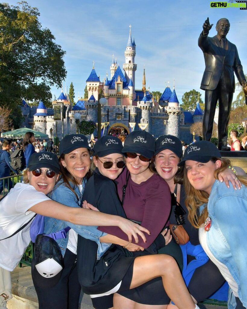 Stephanie Styles Instagram - 👰🏼‍♀️ era feat. women I am endlessly grateful for and love dearly 🥹