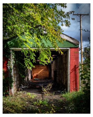 Stephen Hill Instagram - Gary Ain't Scary

Avery Brooks' father's garage. I think it belongs to that cat now. This is the garage where Mr. Brooks worked to put food on the table to raise on of the finest actors to ever do it. What an honor to win an award for a film I'm a part of in his hometown. One of my favorite festivals at that. Too cool. Thank you again @garyblackfilmfest @jomajafilms ✊🏿

#stephenhillphotos #garyaintscary #averybrooks #grateful