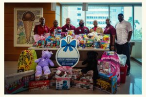 Stephen Hill Instagram - Toy Drives and Food Banks with my good brothers of Kappa Alpha Psi Fraternity, Inc. @paradise_nupes Happy Holidays 👌🏿♦️

#singitStevie #happyholidayseason #kappaalphapsi
#hawaiikappas
