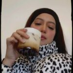Sue Ramirez Instagram – Iced coffee parin kahit brrrrrrr 🥶☕️

Kape tayo oo
