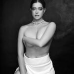 Sue Ramirez Instagram - Life’s beauty lies in finding the delicate balance of shadow and light 🖤🤍✨ Photographer: @charvingreig Studio: @citystudioph Make up: @juliusmua Hair: @juliafresh20_ Stylist: @joannagee Associate Stylist: @nicniica