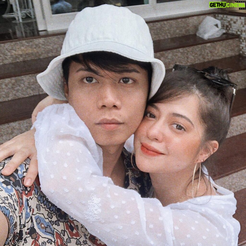 Sue Ramirez Instagram - Ang saksi sa lahat lahat. Ilang taong hawak ang kamay ng isa’t isa habang sabay namin tinutupad ang mga pangarap namin. Maswerte ang lahat ng tunituring mong kaibigan. Nagiisa ka, bes @imjoric ! HAPPY BIRTHDAY! Mahal kita 🤗♥️