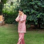 Suhani Sethi Instagram - I'm clearly very excited about the curly hair 🌺 @shopmulmul