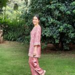 Suhani Sethi Instagram - I'm clearly very excited about the curly hair 🌺 @shopmulmul