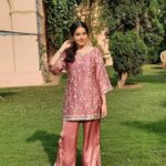 Suhani Sethi Instagram - I'm clearly very excited about the curly hair 🌺 @shopmulmul