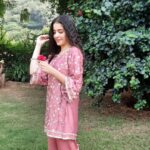 Suhani Sethi Instagram - I'm clearly very excited about the curly hair 🌺 @shopmulmul