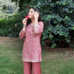 Suhani Sethi Instagram - I'm clearly very excited about the curly hair 🌺 @shopmulmul