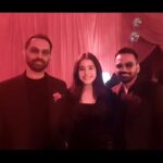 Suhani Sethi Instagram - People of Guns and Gulaabs ! ❤️ The best people, the best days, the best show 🌹 #GunsAndGulaabs #GunsAndGulaabsOnNetflix 🔫🌹 I have so many incredible memories of this show, I couldn't squeeze them all into this post 😬, so please bear with me!! 🤓