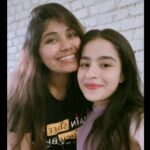 Suhani Sethi Instagram - People of Guns and Gulaabs ! ❤️ The best people, the best days, the best show 🌹 #GunsAndGulaabs #GunsAndGulaabsOnNetflix 🔫🌹 I have so many incredible memories of this show, I couldn't squeeze them all into this post 😬, so please bear with me!! 🤓