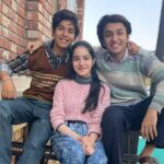 Suhani Sethi Instagram - Jo, Nannu, Ikhlaq, Gangu 🌹 When Tipu himself visited our school (without the paana 🔧😬) I've had the most fun shooting with you guys @krishrao_official @araham.sawant @tanishqchaudhary_ !!! Miss the 24/7 jokes, the overnight shoots, and UNO ❤️ #GunsAndGulaabs #GunsAndGulaabsOnNetflix
