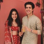 Suhani Sethi Instagram - 💫✨️🥂 @_.rupmeramastana._ 📸