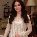 Suhani Sethi Instagram - 🦢🤍@shopmulmul