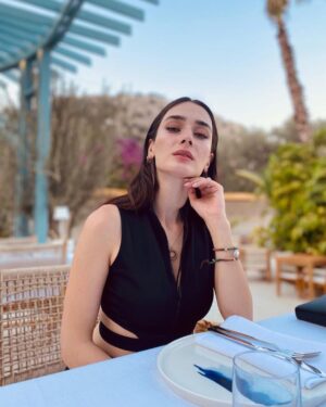 Sultan Elif Taş Instagram - 🖤