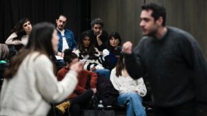 Sultan Elif Taş Instagram - Az biraz sinir krizi geçirmeli, biraz şımarmalı ve bol eğlenmeli çok güzel ve oldukça verimli geçen 16 hafta için teşekkürler @saimguvelogluatolye Bu güzel fotoğraflar içinde @genceryurttas ‘a ayrıca teşekkür ederim. Çok güzel bir ekip olduk sınıf arkadaşlarımla , sizleri seviyorum ☺️. Yeni maceralara… Lütfen sondaki muhteşem fotoğrafımı kaçırmayın 😎