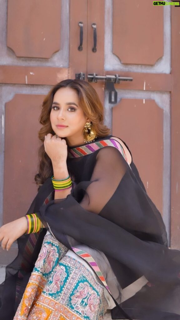 Sunanda Sharma Instagram - One of my fav looks from #udhiphiran 🍁🍂 . . Outfit @hussainrehar.official @baanaofficial Styling @jyotiisingh5